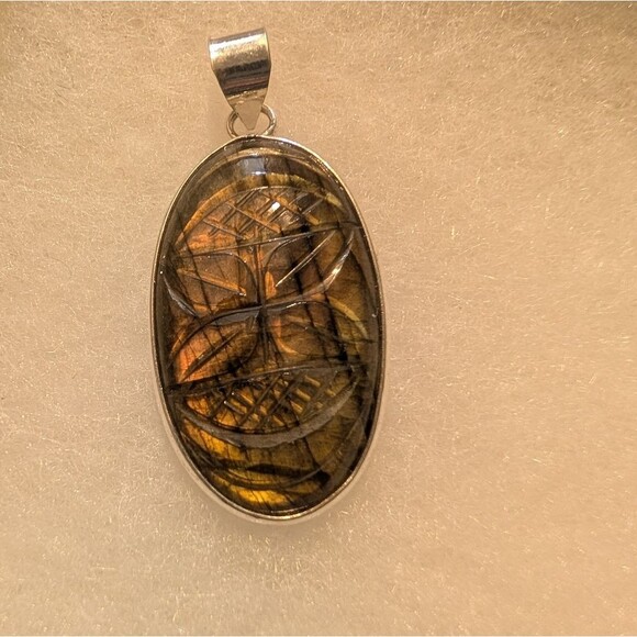 Unbranded Jewelry - Carved Labradorite 925 Sterling Silver Pendant